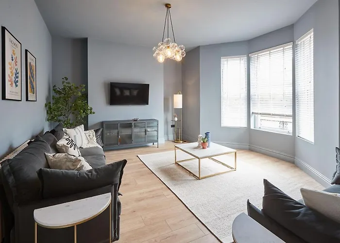 Host & Stay - Parkside Villa